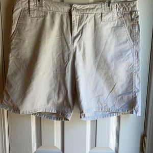 PARIS BLUES BEIGE SHORTS SZ 17